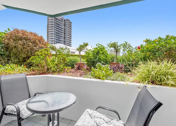 Beachfront 2-Bed With Pool, Bbq & Tennis Court